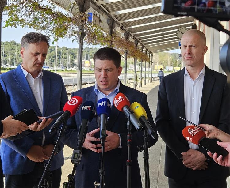 Slika /slike/foto 4_24/foto PPVRH-PULA 11-4_24/nsl PPVRH-PULA 11-4_24.jpg